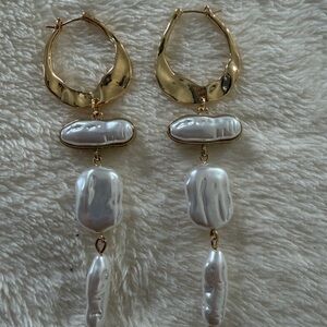 Elegant Gold and Pearl Drop Earrings